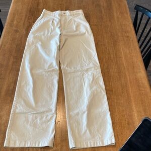 Hollister Ultra High Rise Size XS trouser wide leg pants in light khaki cream